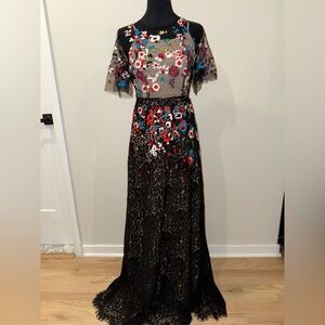 Chic Floral Embroidered Lace Maxi Dress